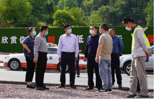 六安市公路管理處黨委書記、主任楊廣來一行蒞臨指導我司項目